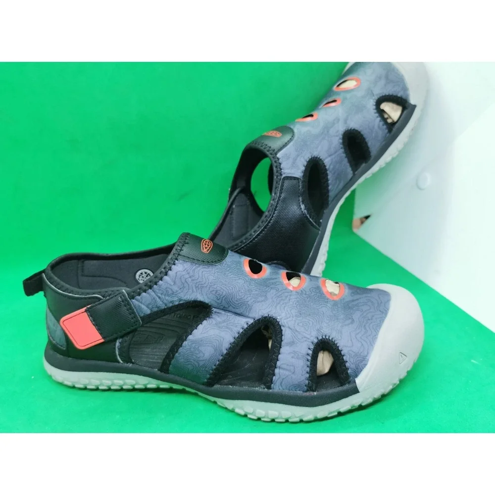 KEEN Stingray Closed Toe Sandals Black/Safety Orange Youth/ Men's Size 6